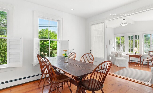 Building Photo - Three Bedroom Sag Harbor Seasonal Rental