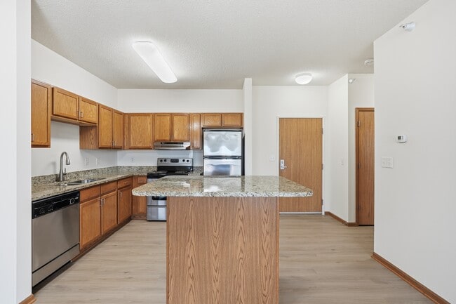Building Photo - Crown Villa Apartments