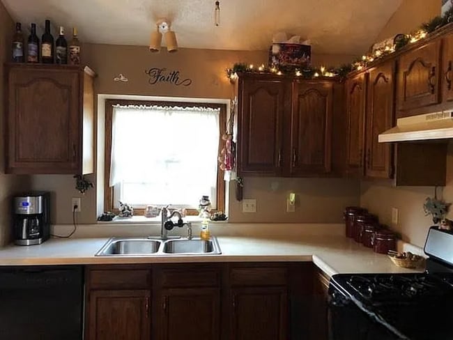 Building Photo - 3 Bed Home on Cul-de-Sac with Finished Basement, Fenced Yard & Garage