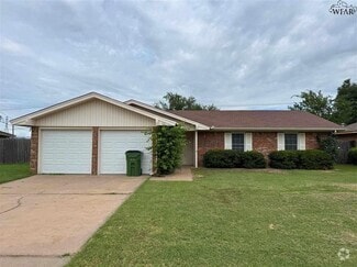 Building Photo - 4614 Trailwood Dr