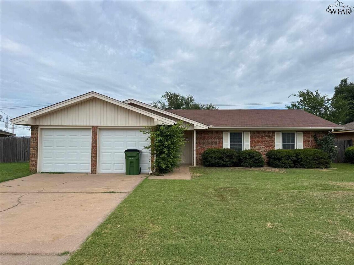 Foto principal - 4614 Trailwood Dr