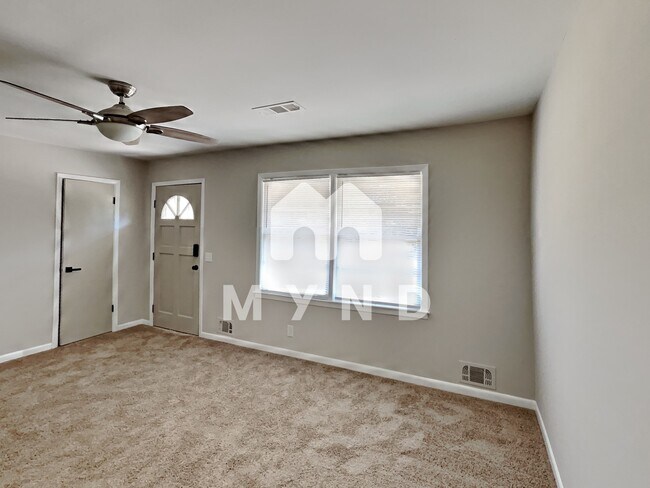 Foto del edificio - 6189 Castlewood Dr