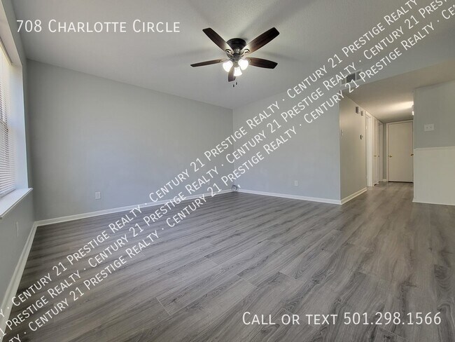 Building Photo - 708 Charlotte Circle