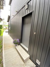 Building Photo - 618 Clare Ave