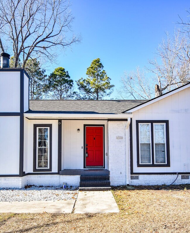 Building Photo - Coming Soon! 3 Bedroom 2 Bathroom Modern Home