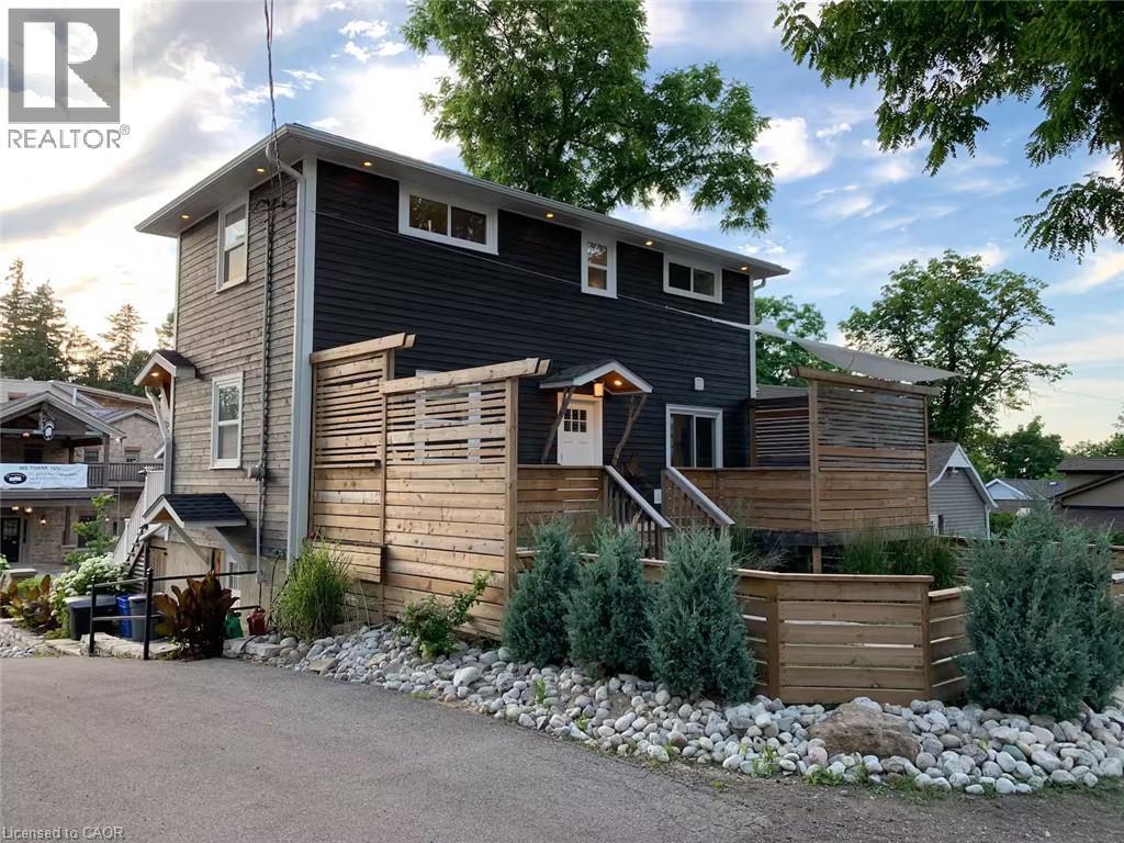 Photo principale - 426 Wilson St E