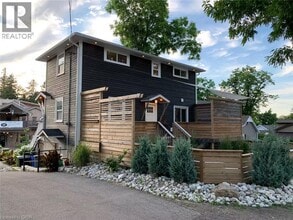 Building Photo - 426 Wilson St E