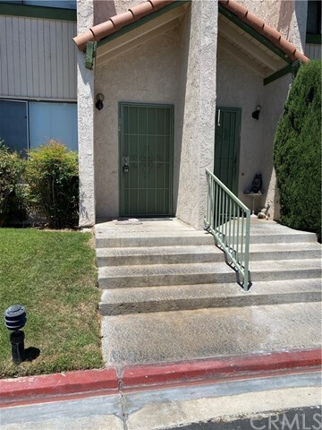 Building Photo - 14 Lakeview Cir