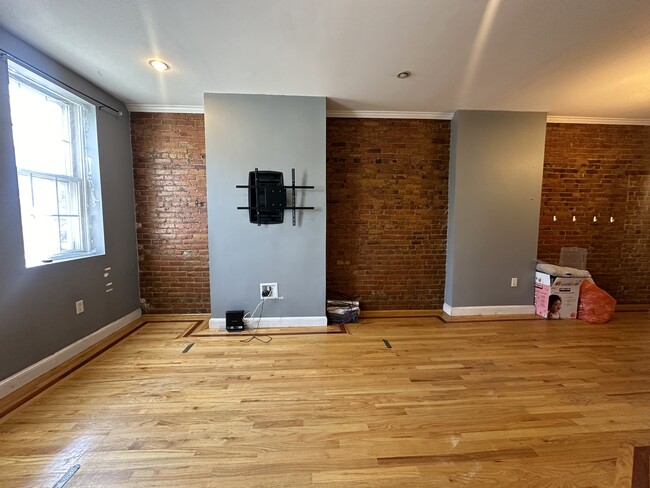 Building Photo - 66 Beacon St