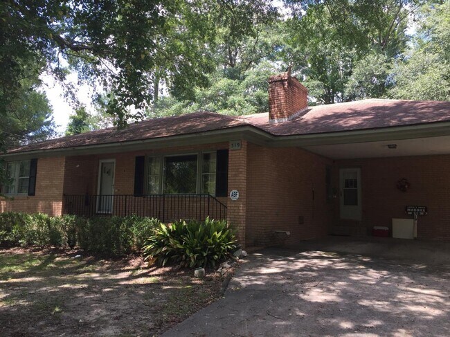Foto del edificio - 319 Laurel Ln