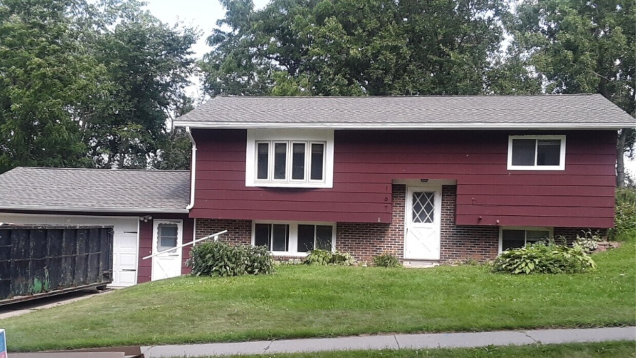 Front of house-new roof! - 167 Hillwood Dr