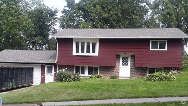 Building Photo - 167 Hillwood Dr