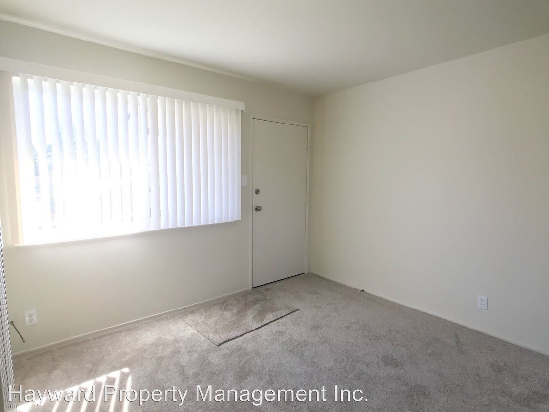 Foto del edificio - 2315-2317 Marina Blvd