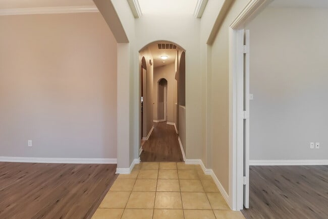 Building Photo - 1625 Salado Tr