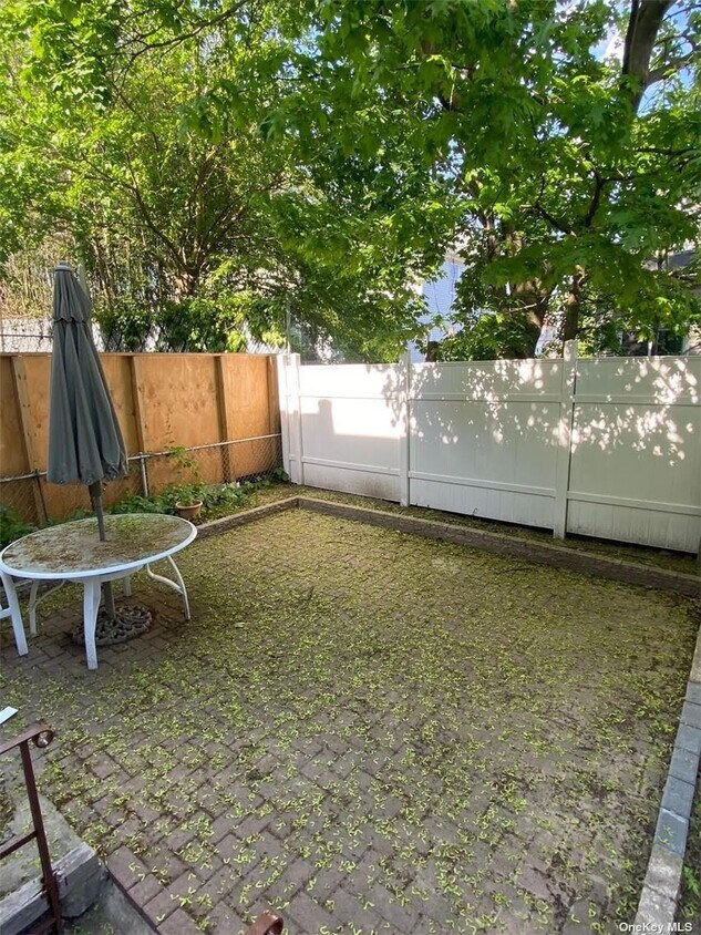 Foto principal - 85-25 75th St