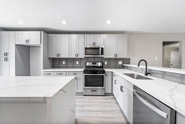 Foto del edificio - 3206 Greenham Ct