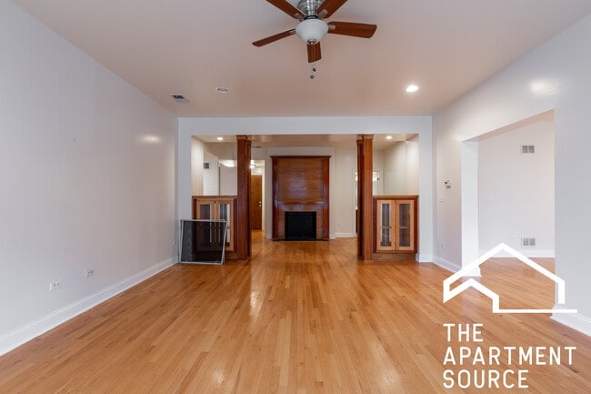 Building Photo - 4502 N Sheridan Rd Building Photo - 4502 N Sheridan Rd