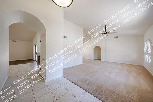 Building Photo - 4150 W Kent Dr