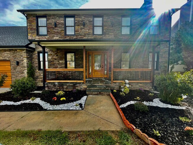 Foto del edificio - Gorgeous One of a Kind Home! - Available Now!