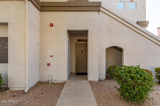 Building Photo - 11375 E Sahuaro Dr