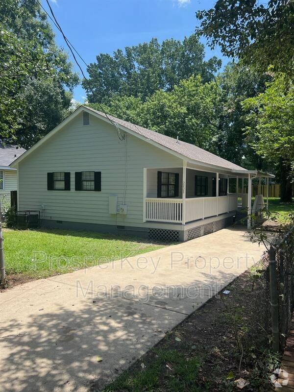Building Photo - 2428 Palmetto St