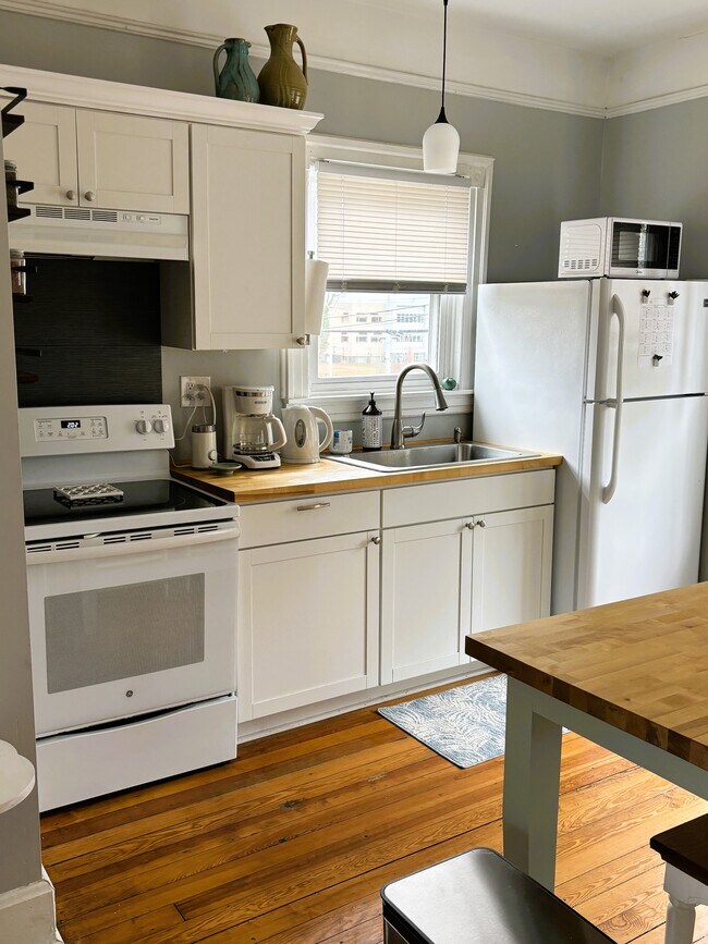 cocina - 182 S French Broad Ave