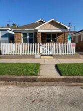 Building Photo - 4424 Avenue K