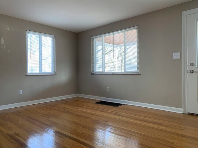 Foto del edificio - 2181 Townhill Dr