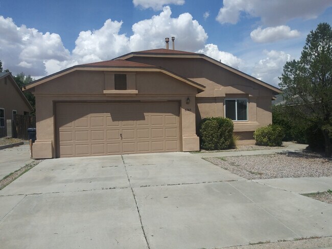 Foto del edificio - 5763 Carmen Rd NW