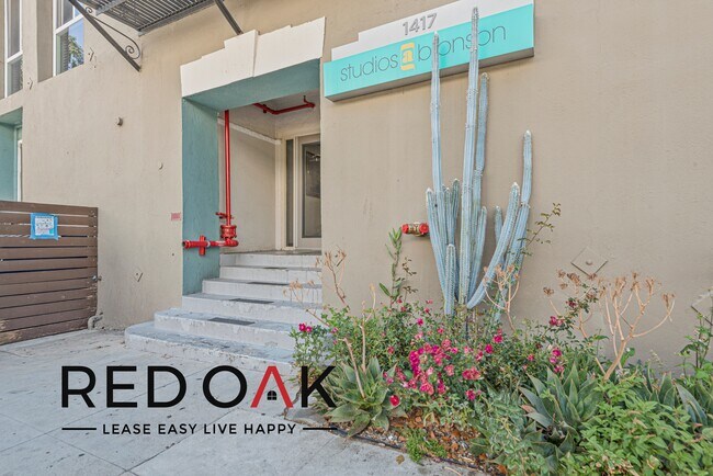 Foto del edificio - 1417 N Bronson Ave