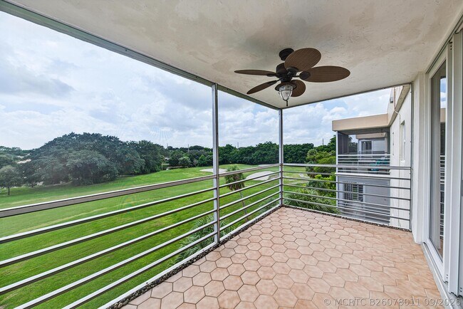 Foto del edificio - 4000 Cypress Grove Way