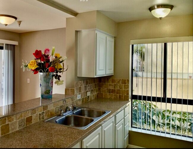 Foto del edificio - 3852 Vinton Ave