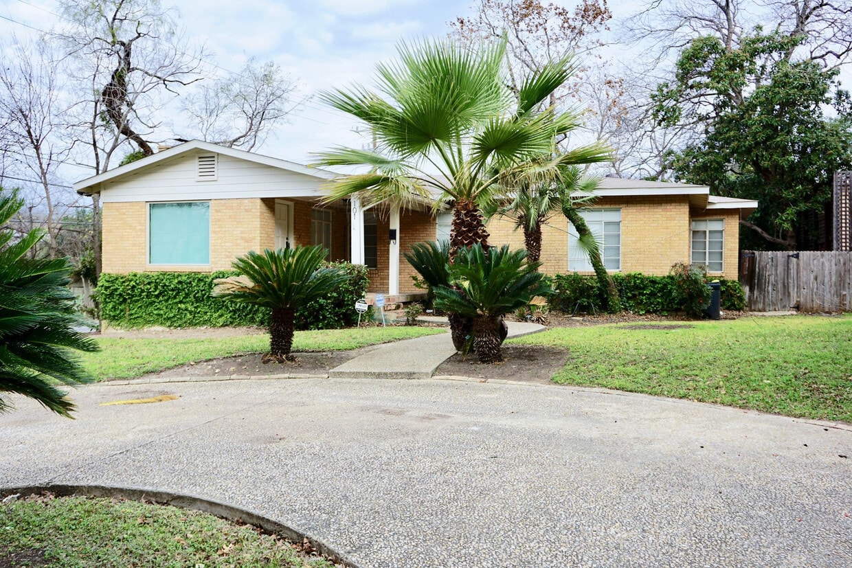 101 Canterbury Hill St, San Antonio, TX 78209 House Rental in San