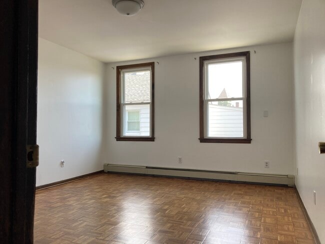 Building Photo - 9 1st St
