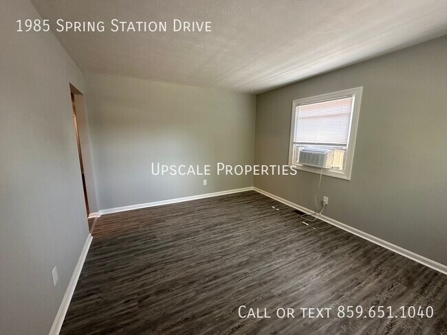Foto del edificio - 1985 Spring Station Dr