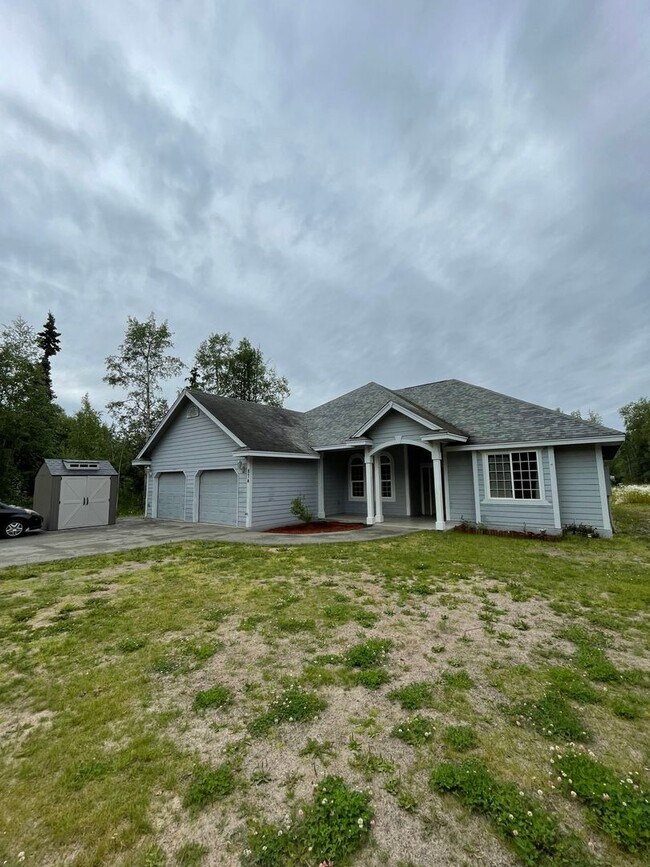 Foto del edificio - Beautiful 3 Bedroom Single Family Home With 2 Car Garage!