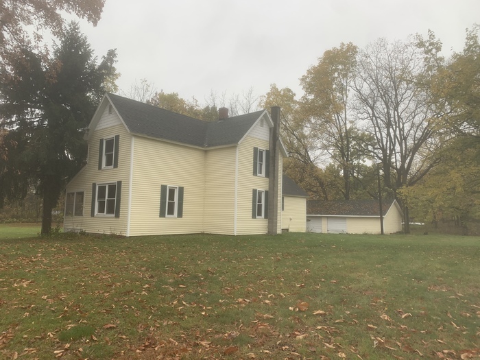 Primary Photo - Large 3 bed 1 bath house in Grandville