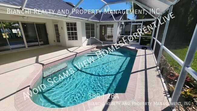 Building Photo - 692 Rotonda Cir