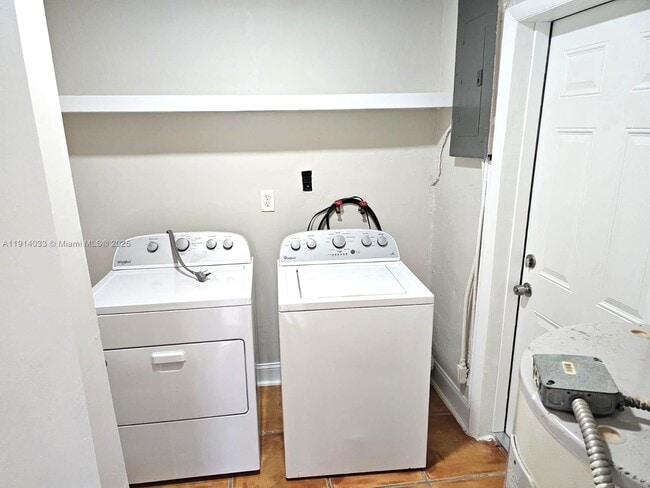 Building Photo - 10530 SW 149th St