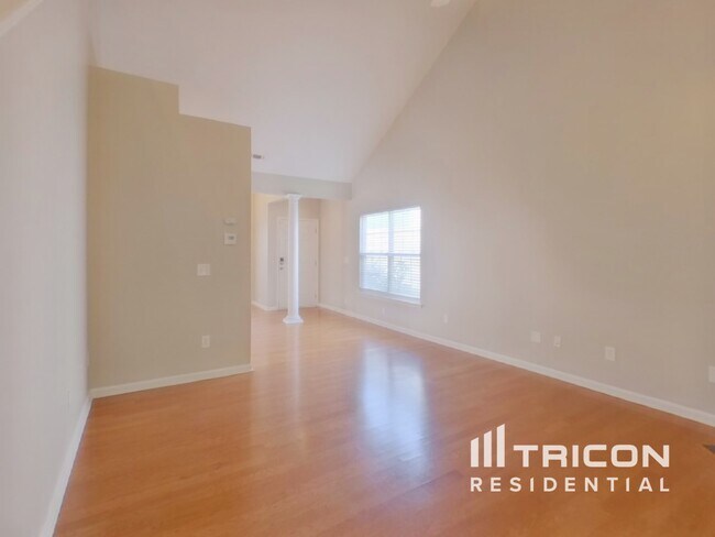 Foto del edificio - 748 Overton Ridge Way
