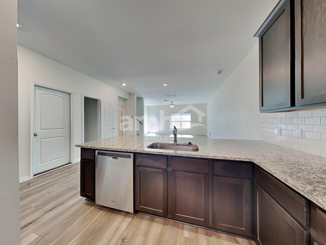 Building Photo - 216 Foster Ln