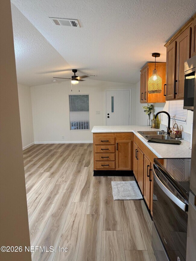 Foto del edificio - 11098 Joel St