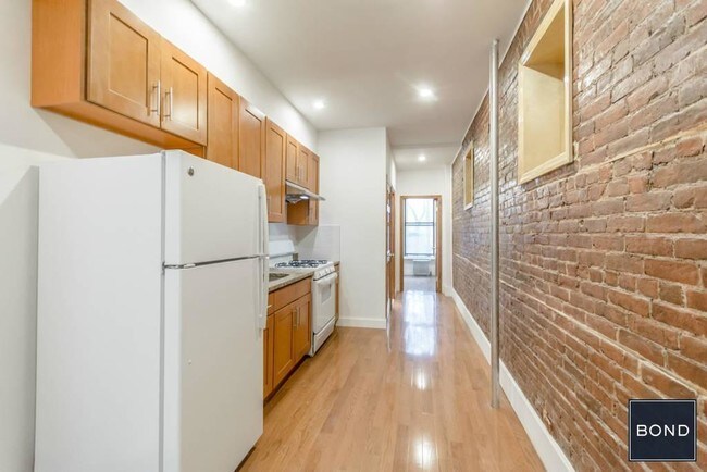 Foto del edificio - 772 Ninth Avenue