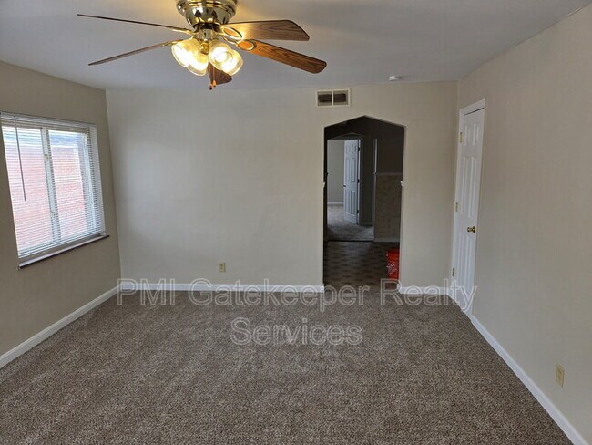 Foto del edificio - 7772 Stillwell Rd