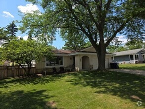 Building Photo - 8045 S Wayland Dr