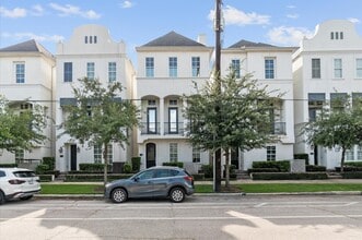 Building Photo - 2326 Hutchins St