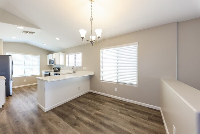 Foto del edificio - 10016 W Gross Ave