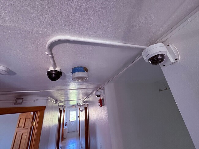 Foto del edificio - 312 W State St