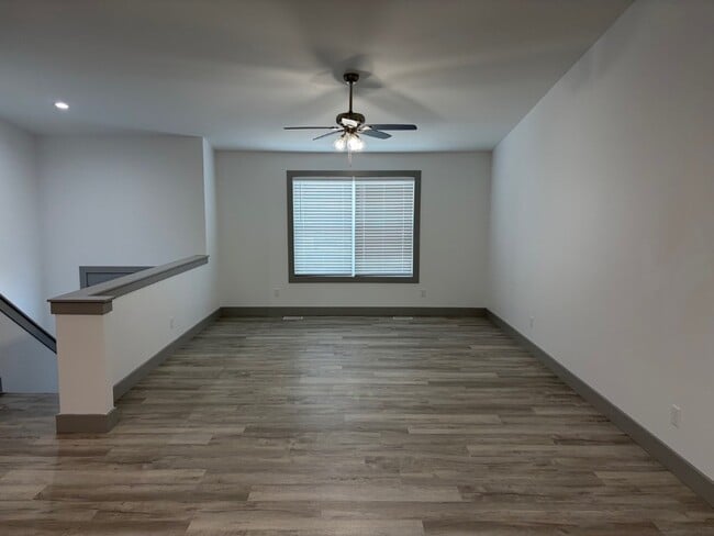 Building Photo - 1160 Marathon Dr