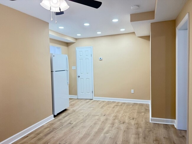 Foto del edificio - 8716 Plymouth St